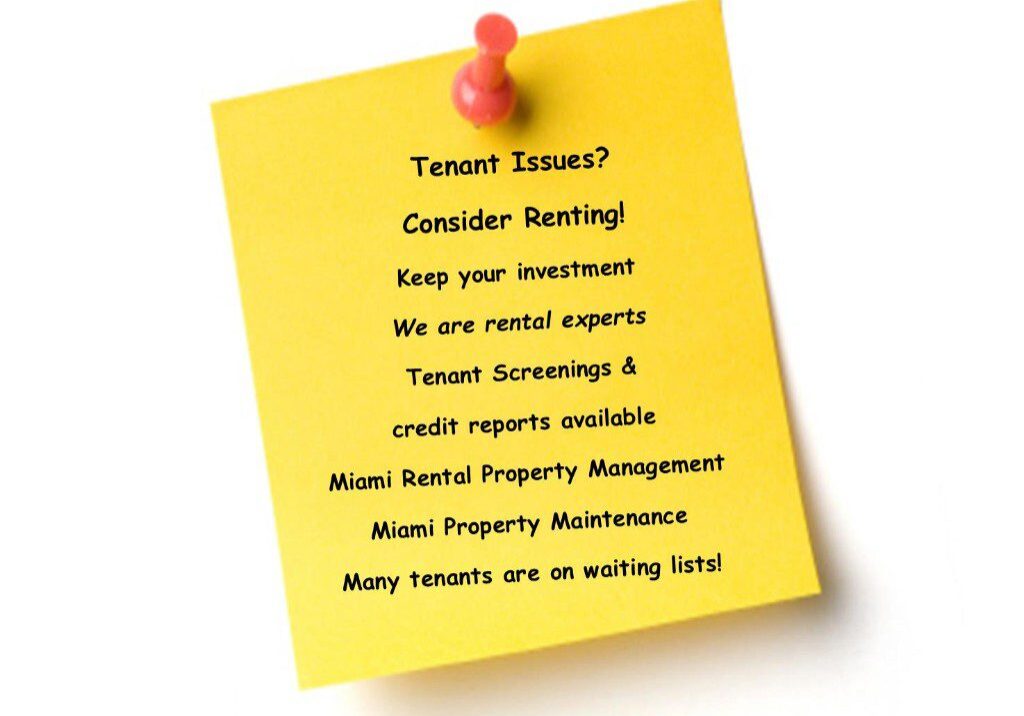 A yellow note with the words tenant issues written on it.